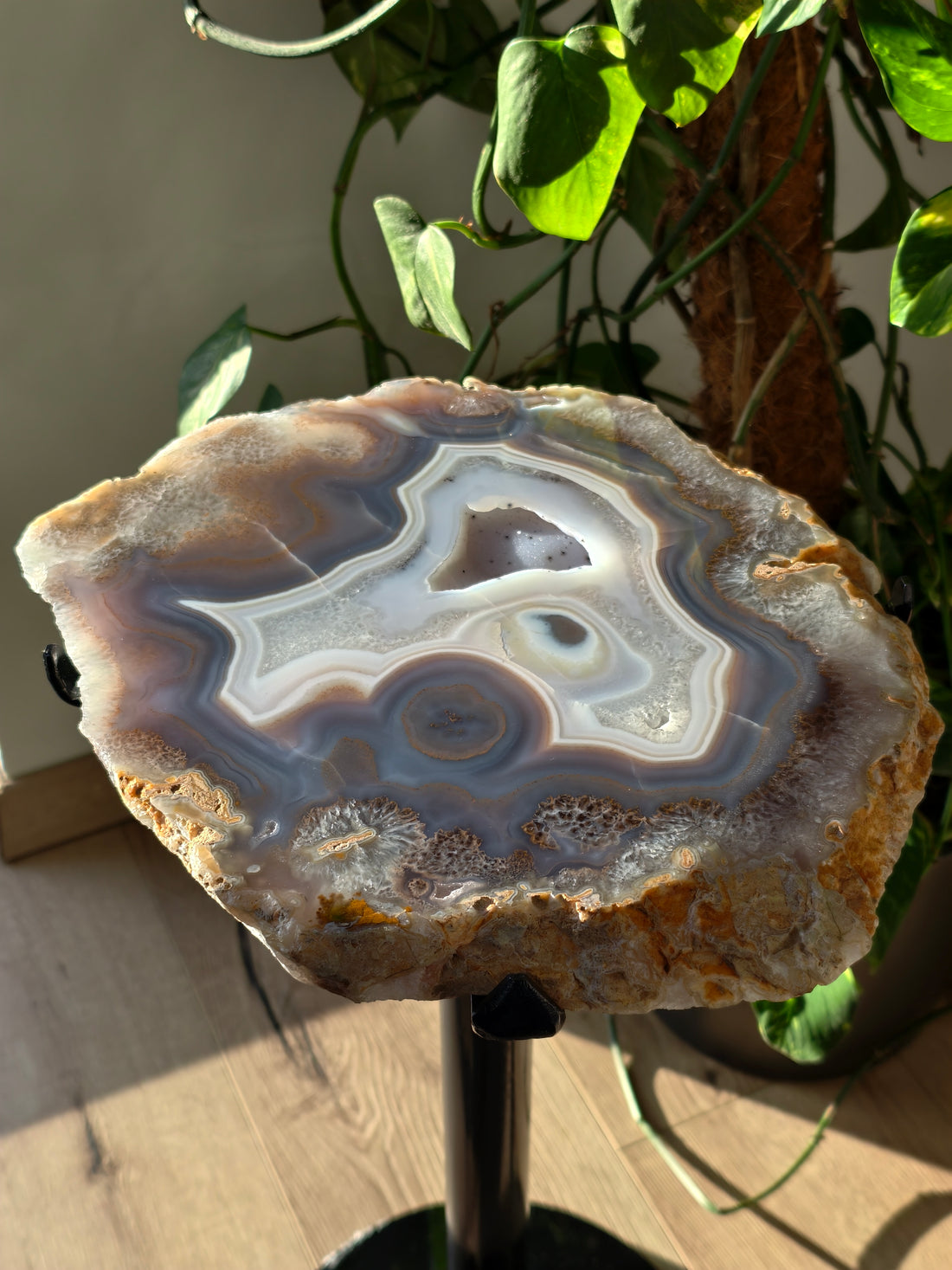 Natürlicher Achat Beistelltisch mit Druse aus Brasilien