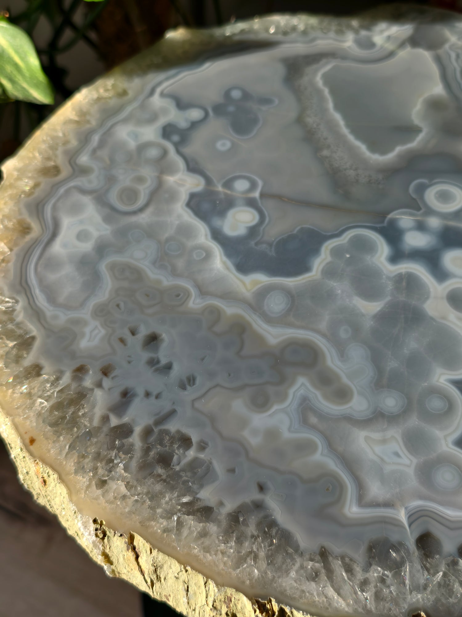 Natürlicher Achat Beistelltisch aus Brasilien