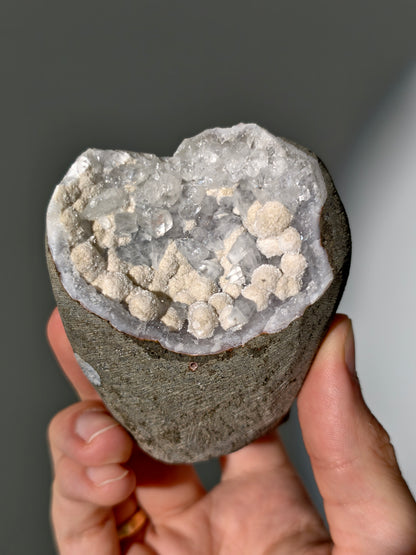 Mordenit Geode auf Apophyllit aus Indien