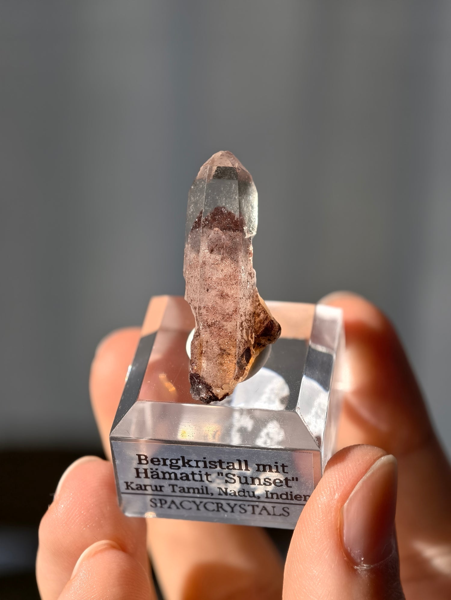 Bergkristall mit rotem Hämatit Phantom aus Indien "Sunset Quarz"