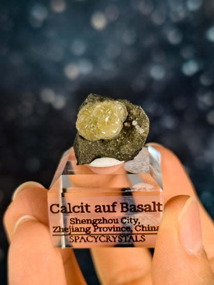 Botryoidaler Calcit auf Basalt - Neuer Fund (klein)