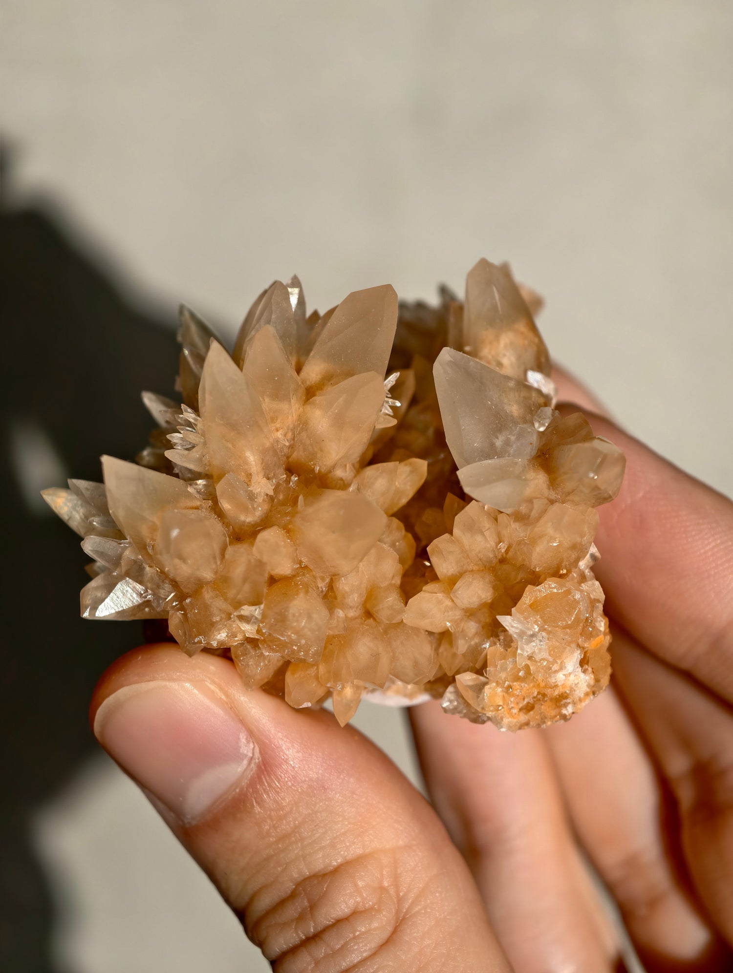 Ästhetische Calcit Spitzen Stufe aus Wenshan, China