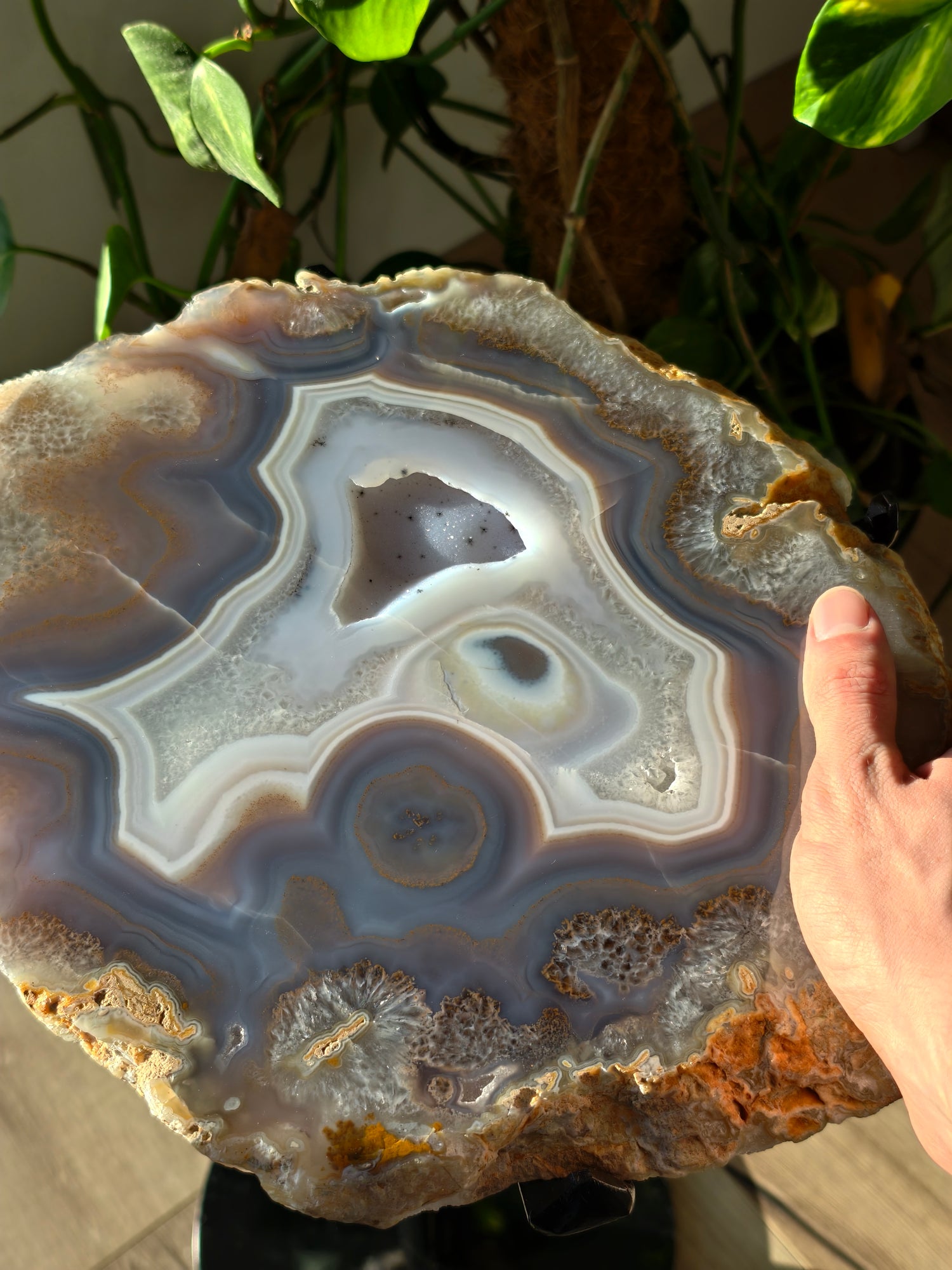 Natürlicher Achat Beistelltisch mit Druse aus Brasilien