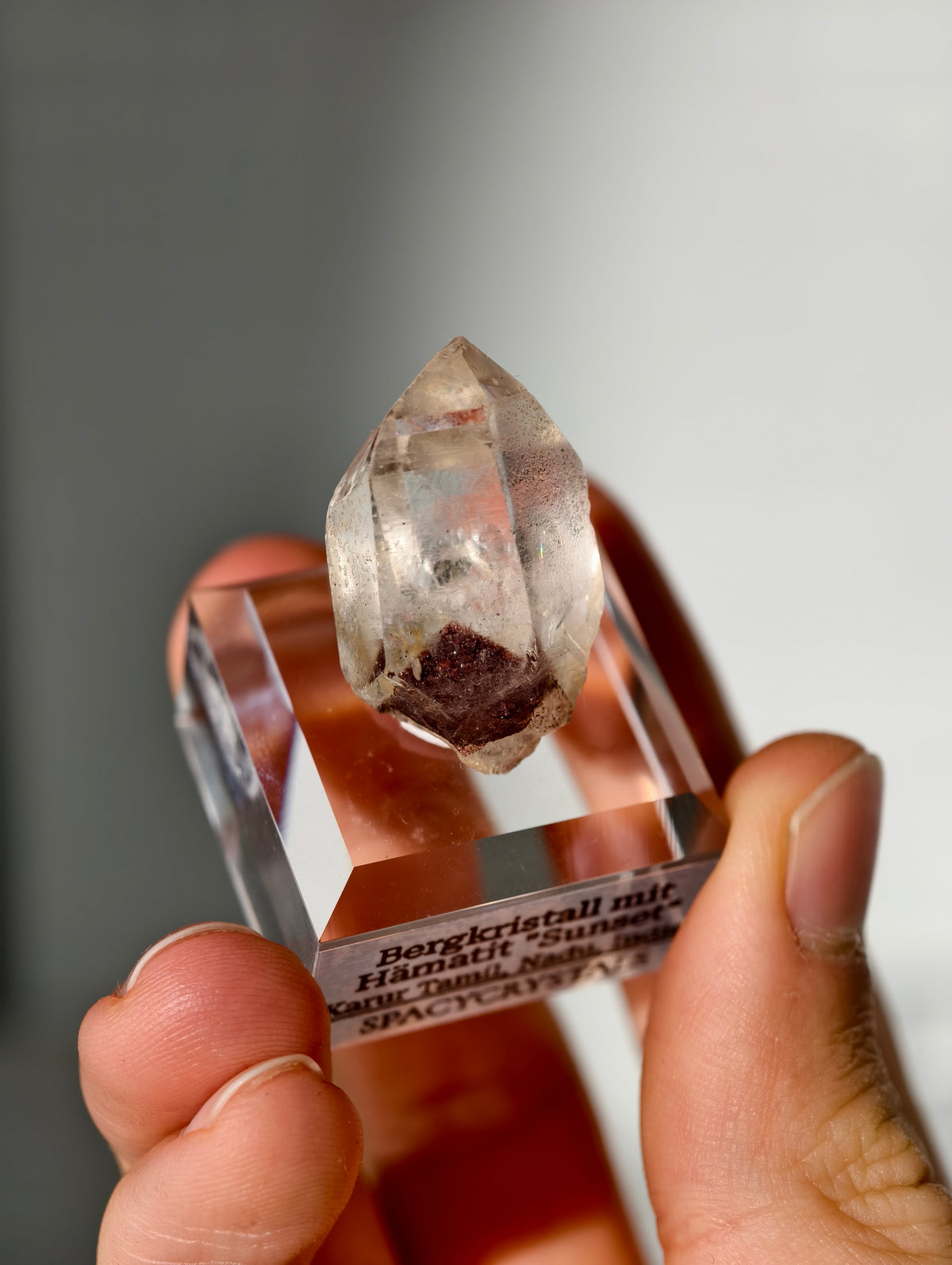 Bergkristall mit rotem Hämatit Phantom aus Indien "Sunset Quarz"