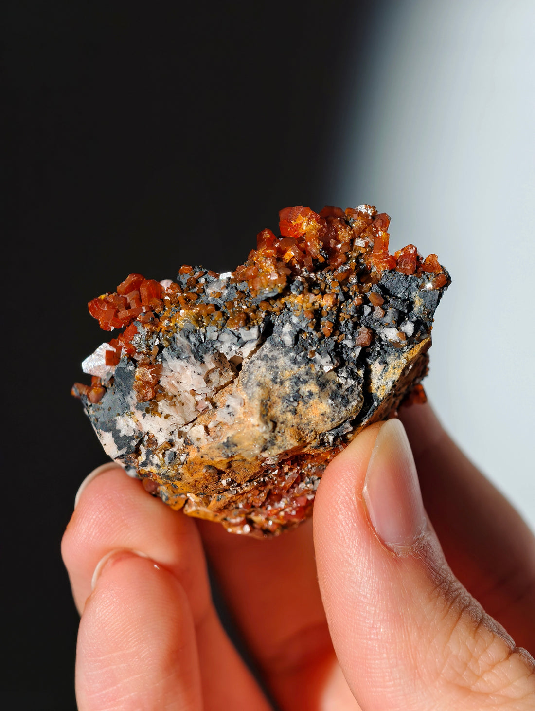 Vanadinit auf Barit &amp; Goethit aus Marokko