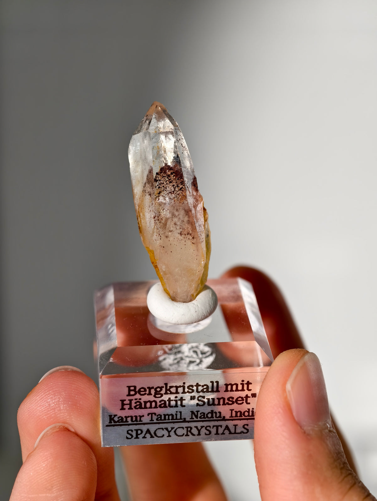 Bergkristall mit rotem Hämatit Phantom aus Indien "Sunset Quarz"