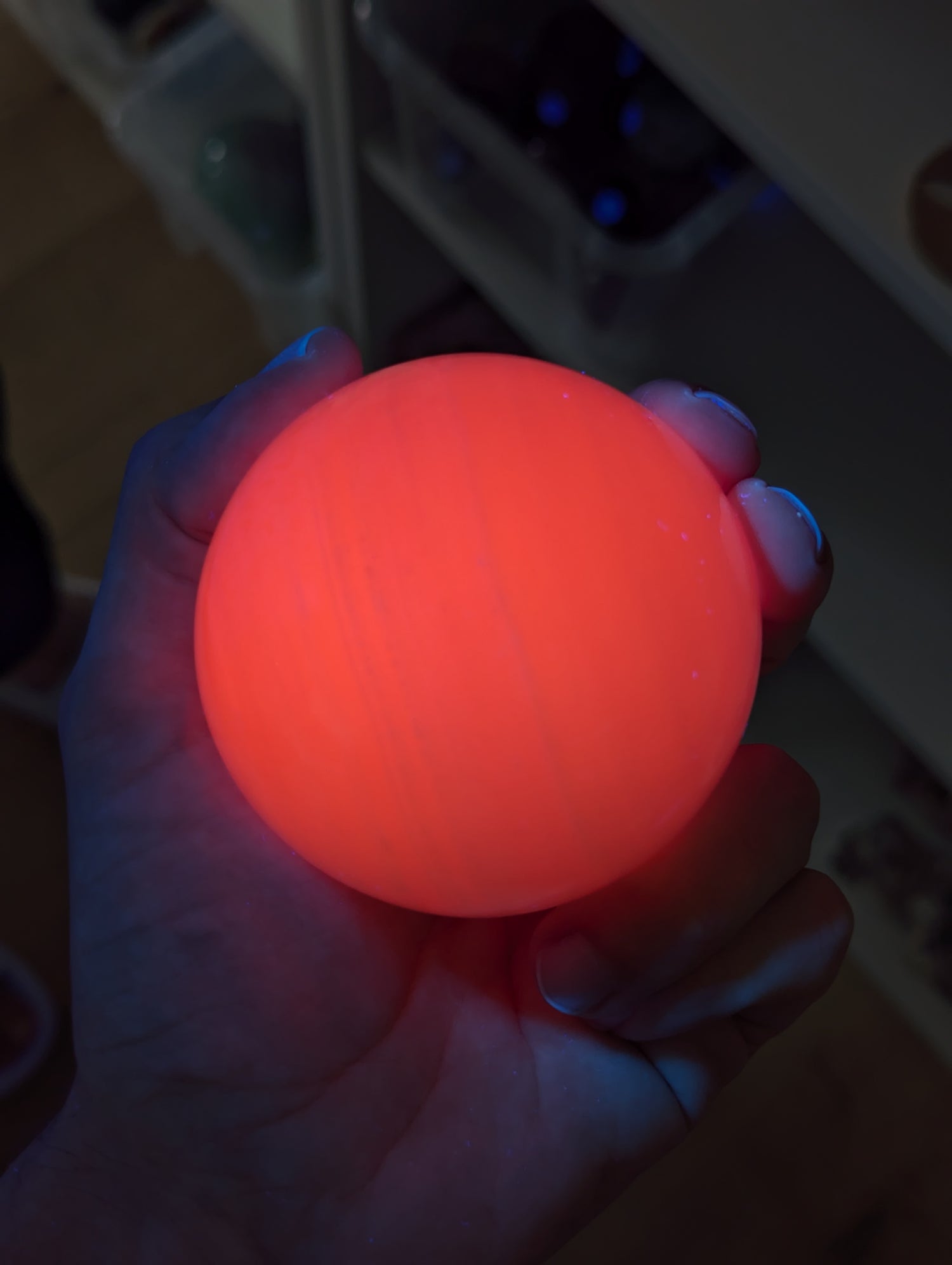 Mangano Calcit Kugel 6,3cm (UV-Aktiv)