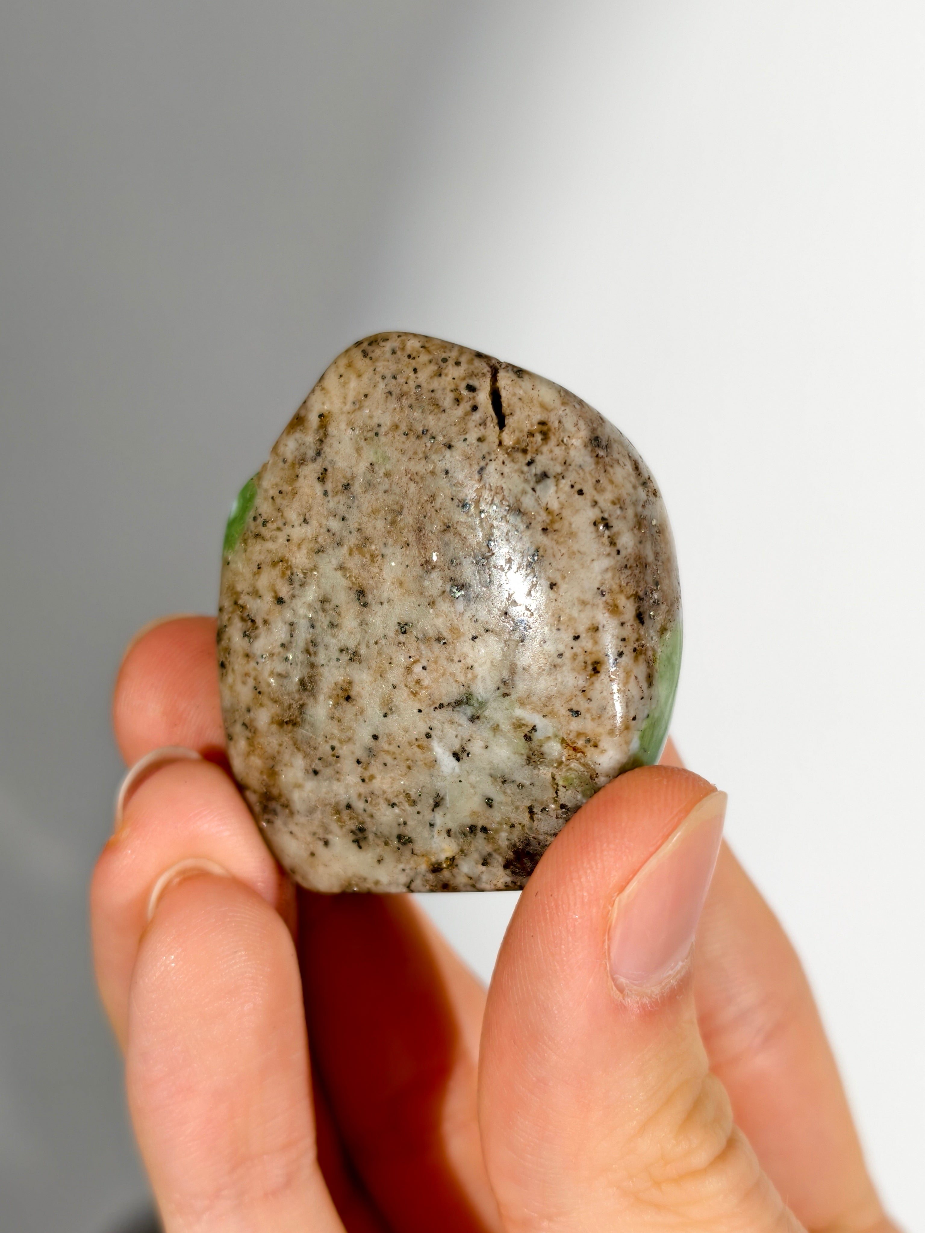 Seltene Haüyn Sodalith Mix Freiform (UV Aktiv!)