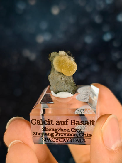 Botryoidaler Calcit auf Basalt - Neuer Fund (klein)