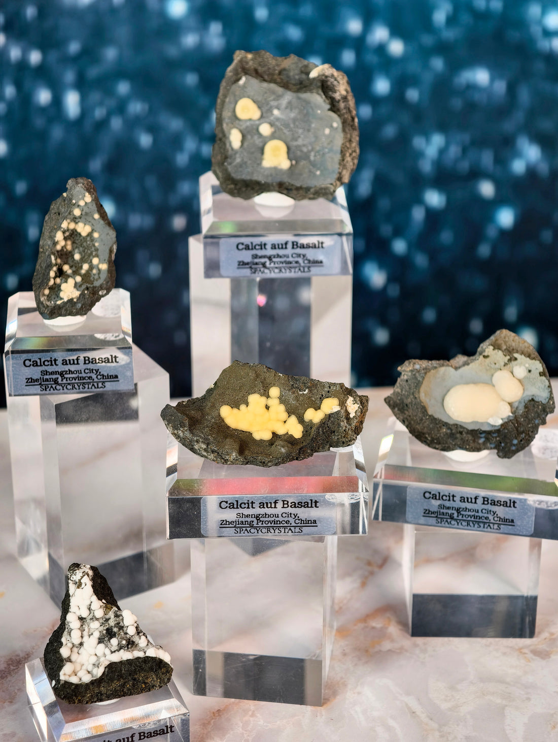 Botryoidaler Calcit auf Basalt - Neuer Fund (groß)