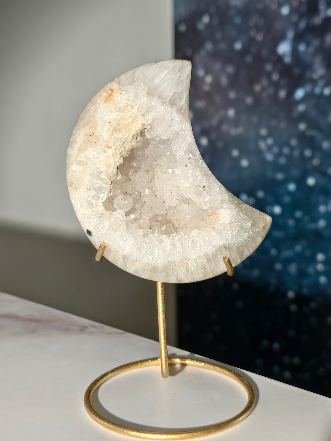 Achat Kristall Mond auf Goldständer