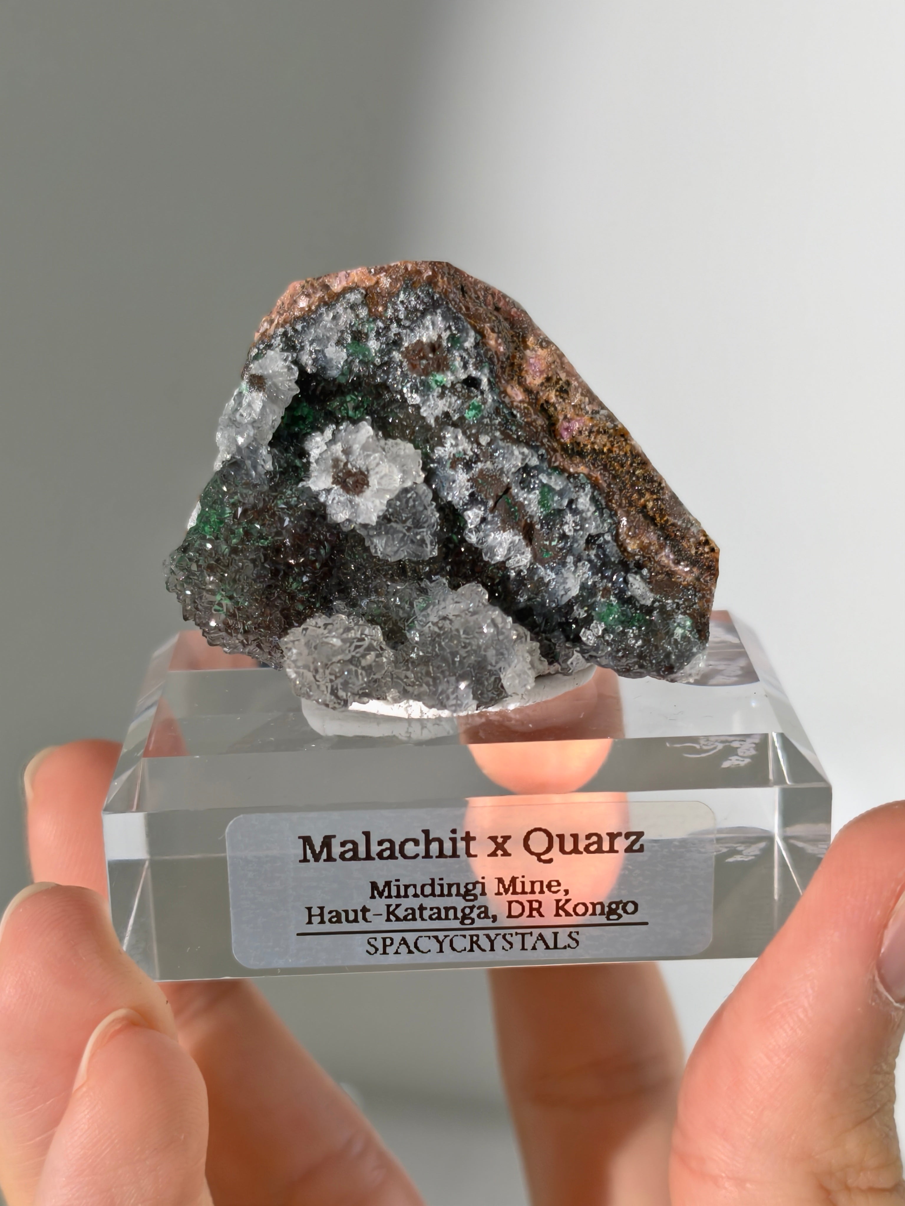 Malachit x Quarz aus der Mindingi Mine, Kongo