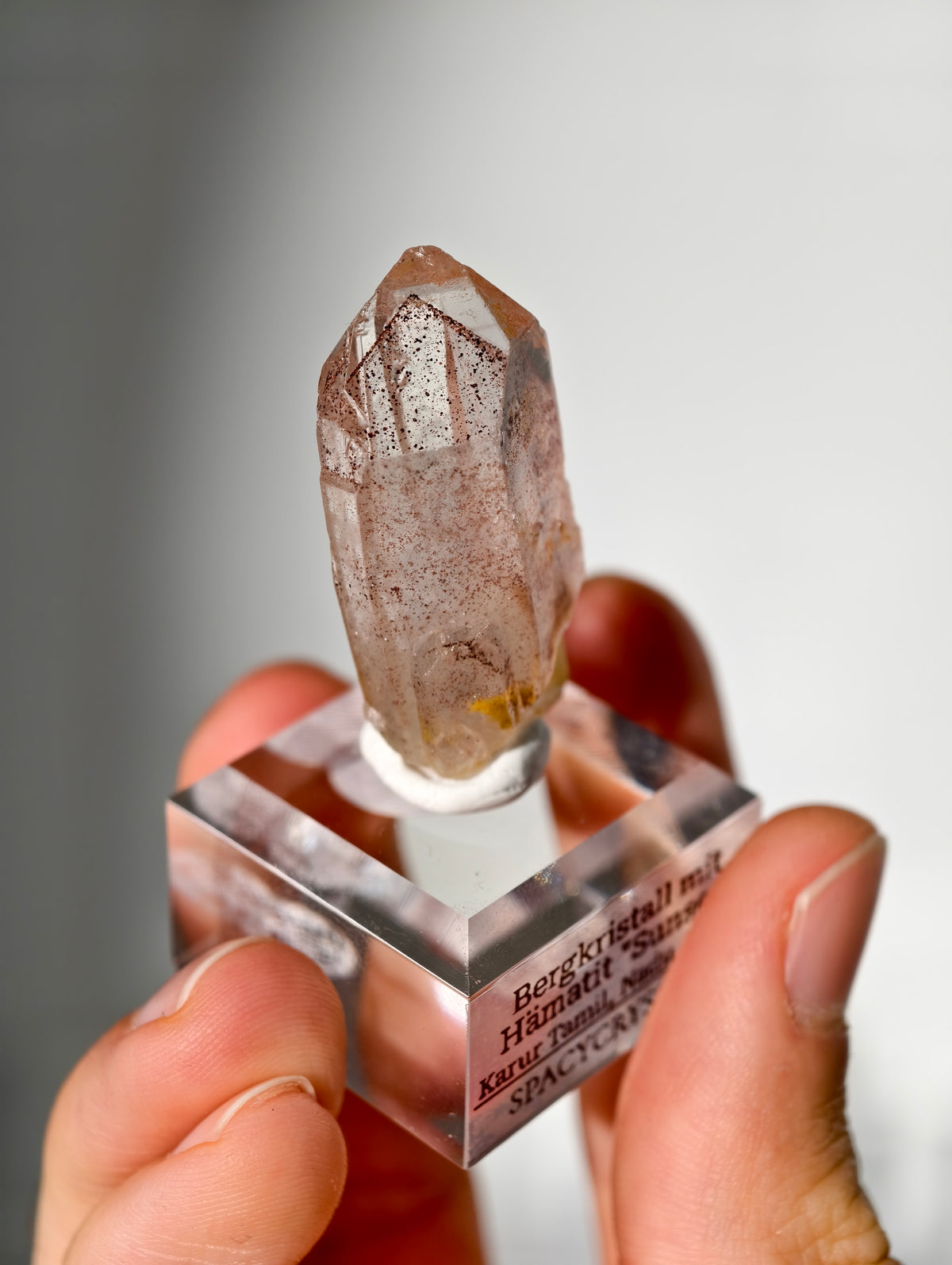 Bergkristall mit rotem Hämatit Phantom aus Indien "Sunset Quarz"