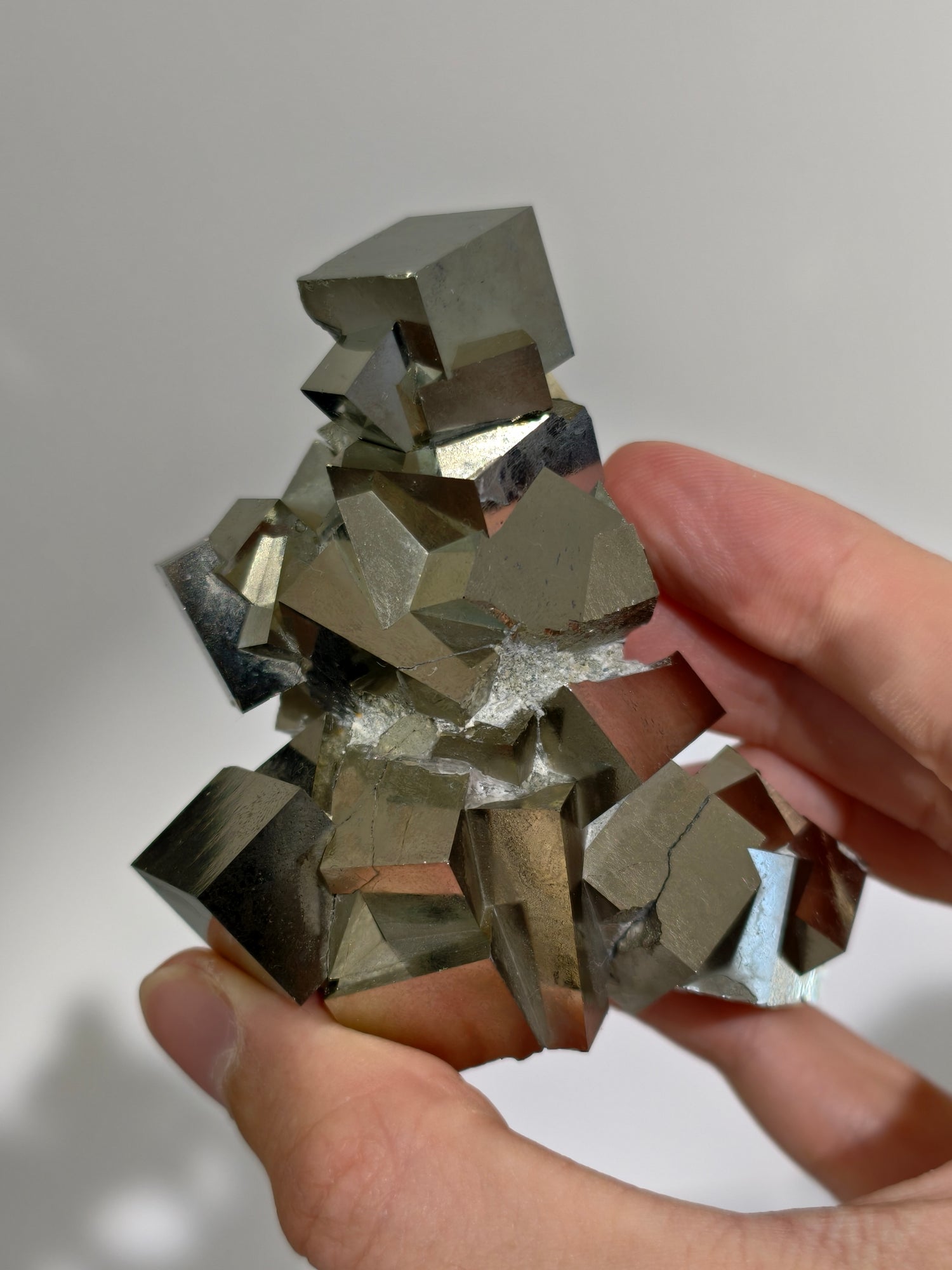 Pyrit Würfel Cluster aus Navajún, Spanien