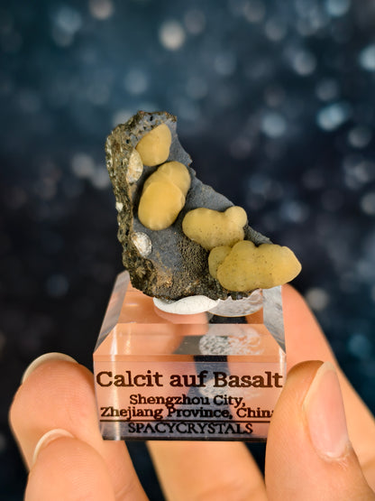 Botryoidaler Calcit auf Basalt - Neuer Fund (klein)