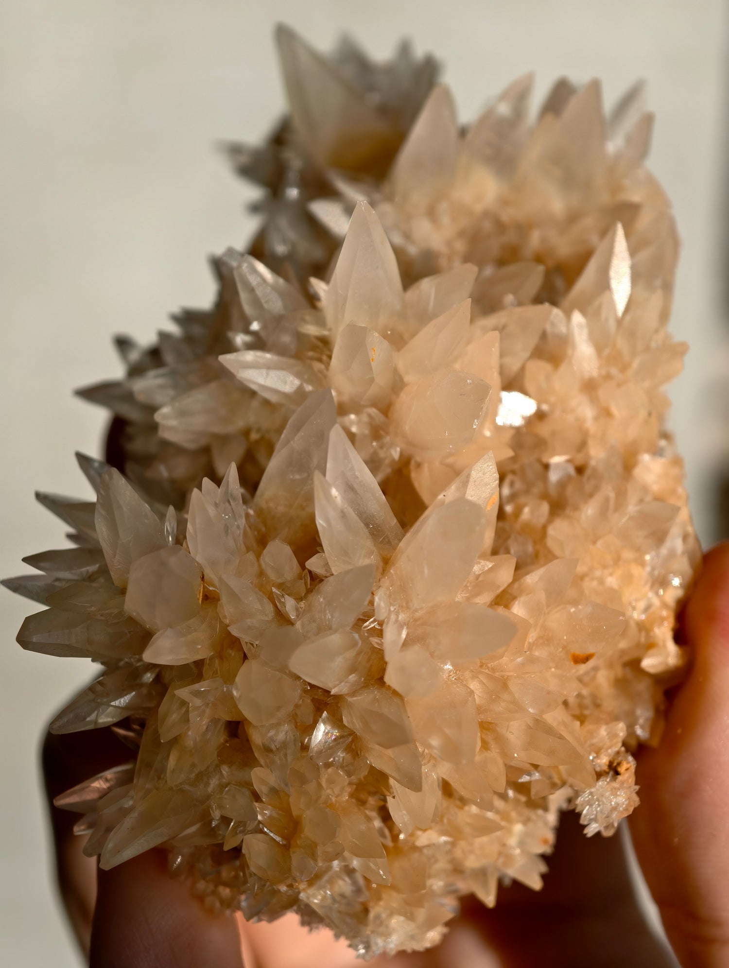Ästhetische Calcit Spitzen Stufe aus Wenshan, China