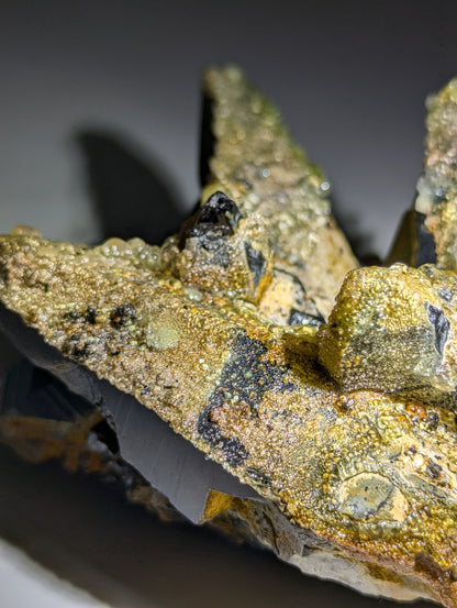 Rauchquarz Cluster mit UV-Aktivem Hyalit Opal Erongo Namibia