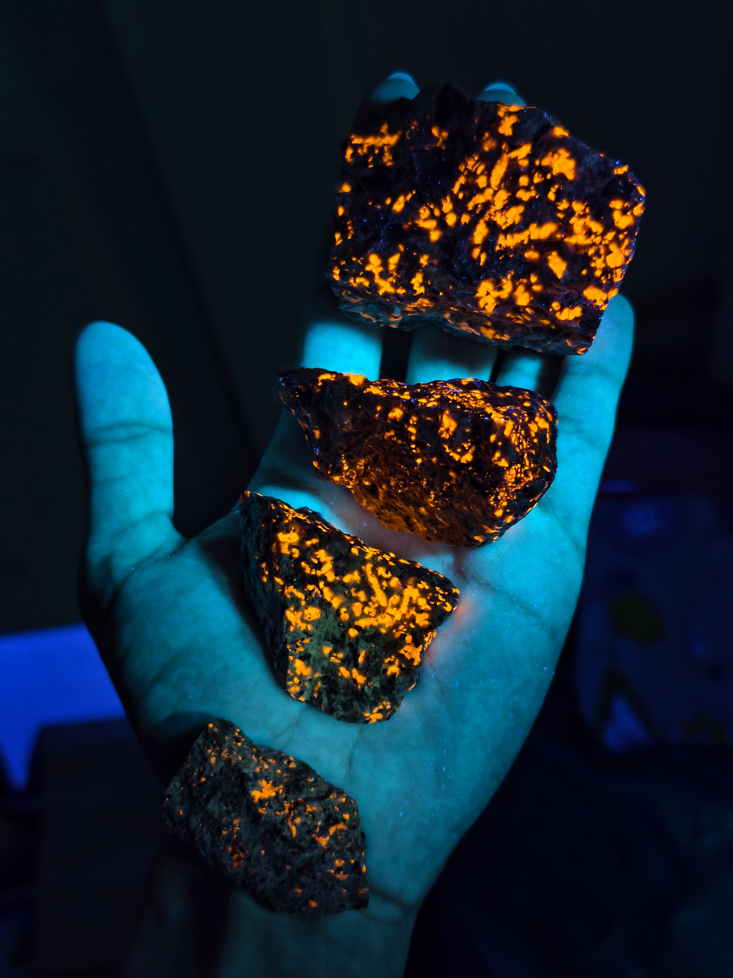 Yooperlith Rohsteine (stark UV Aktiv)