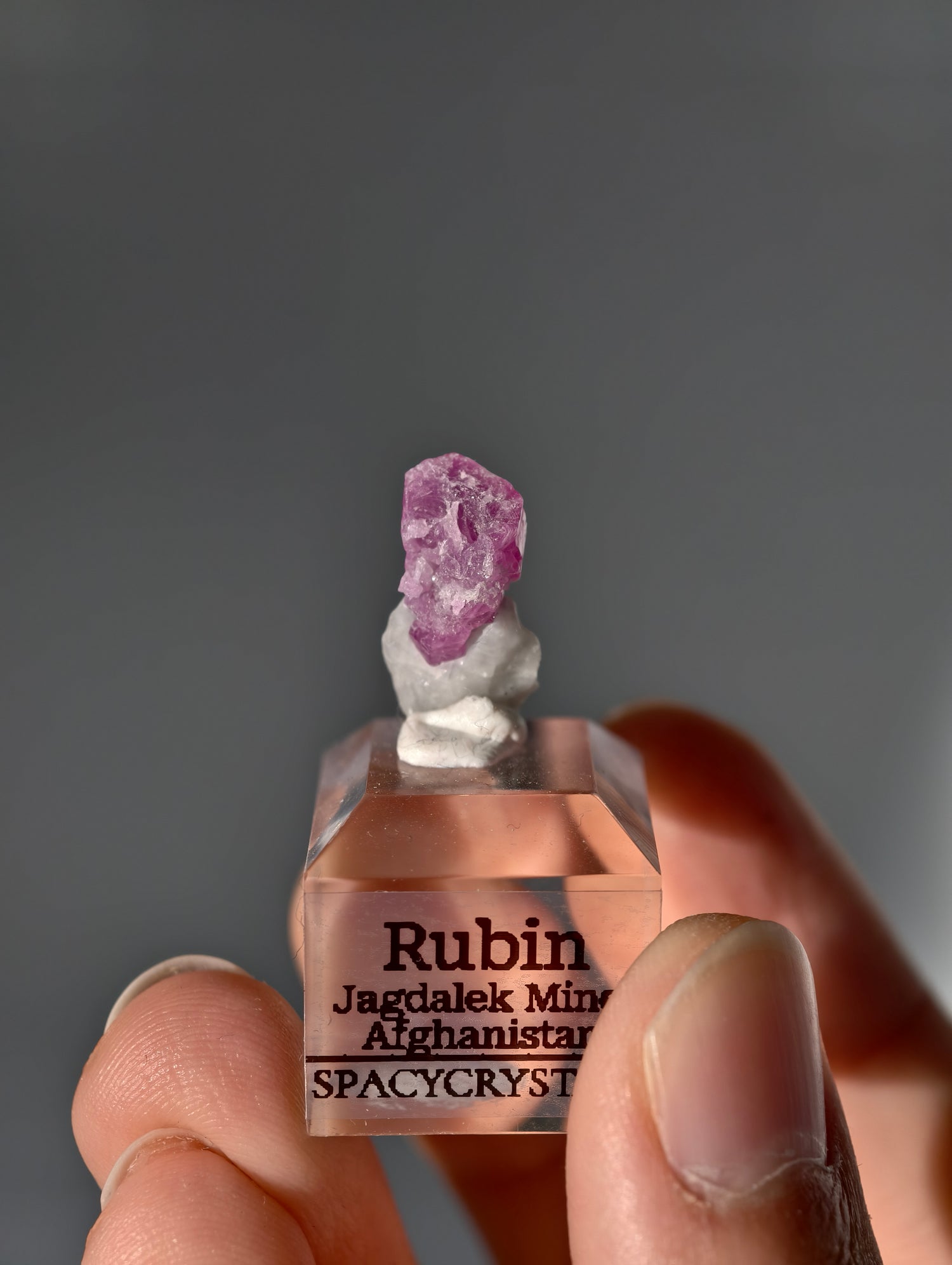 Pinker Rubin in Marmor