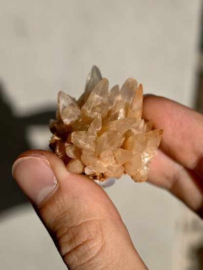 Ästhetische Calcit Spitzen Stufe aus Wenshan, China