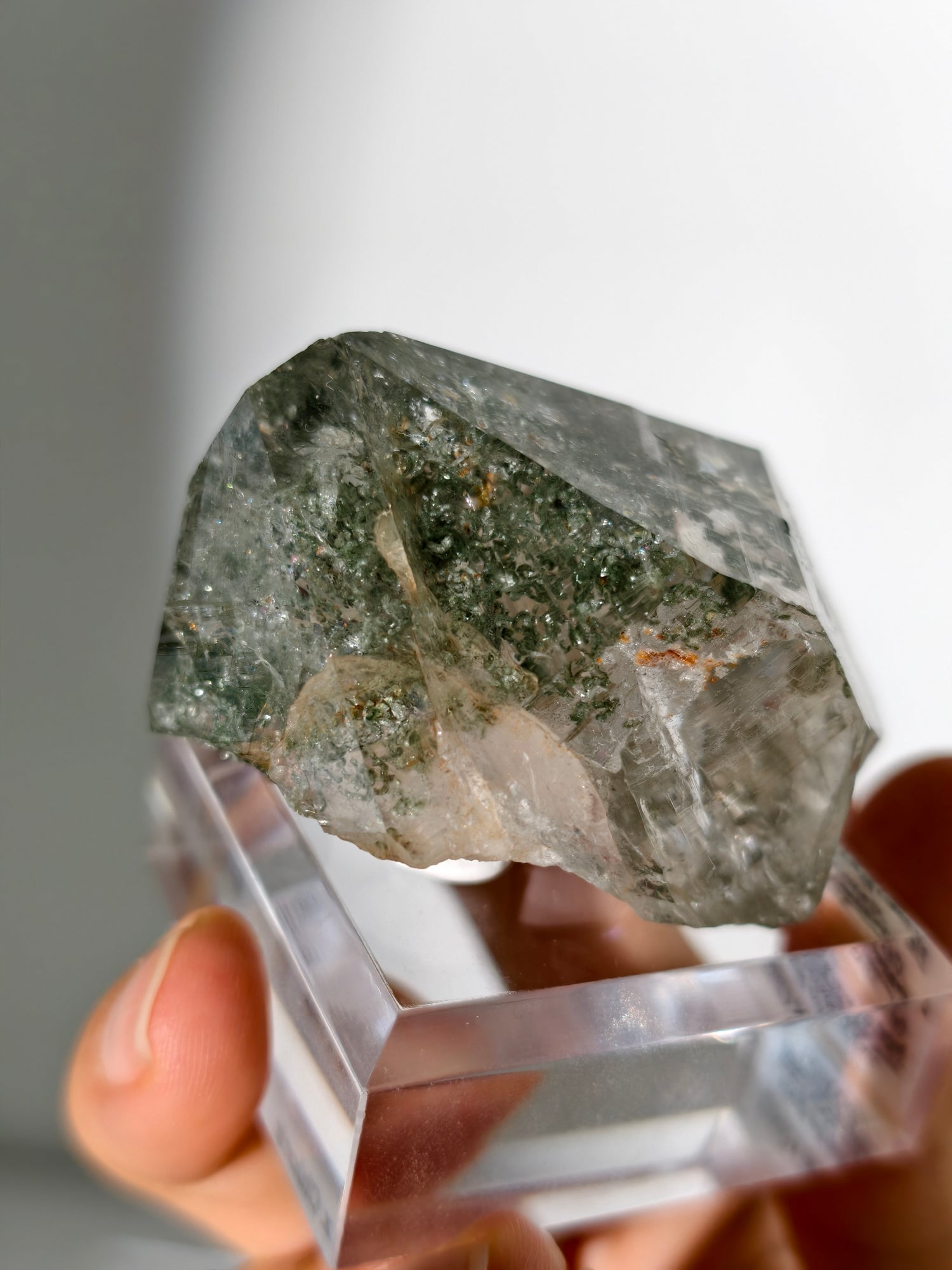 Himalaya Bergkristall Spitze mit Chlorit Einschlüssen