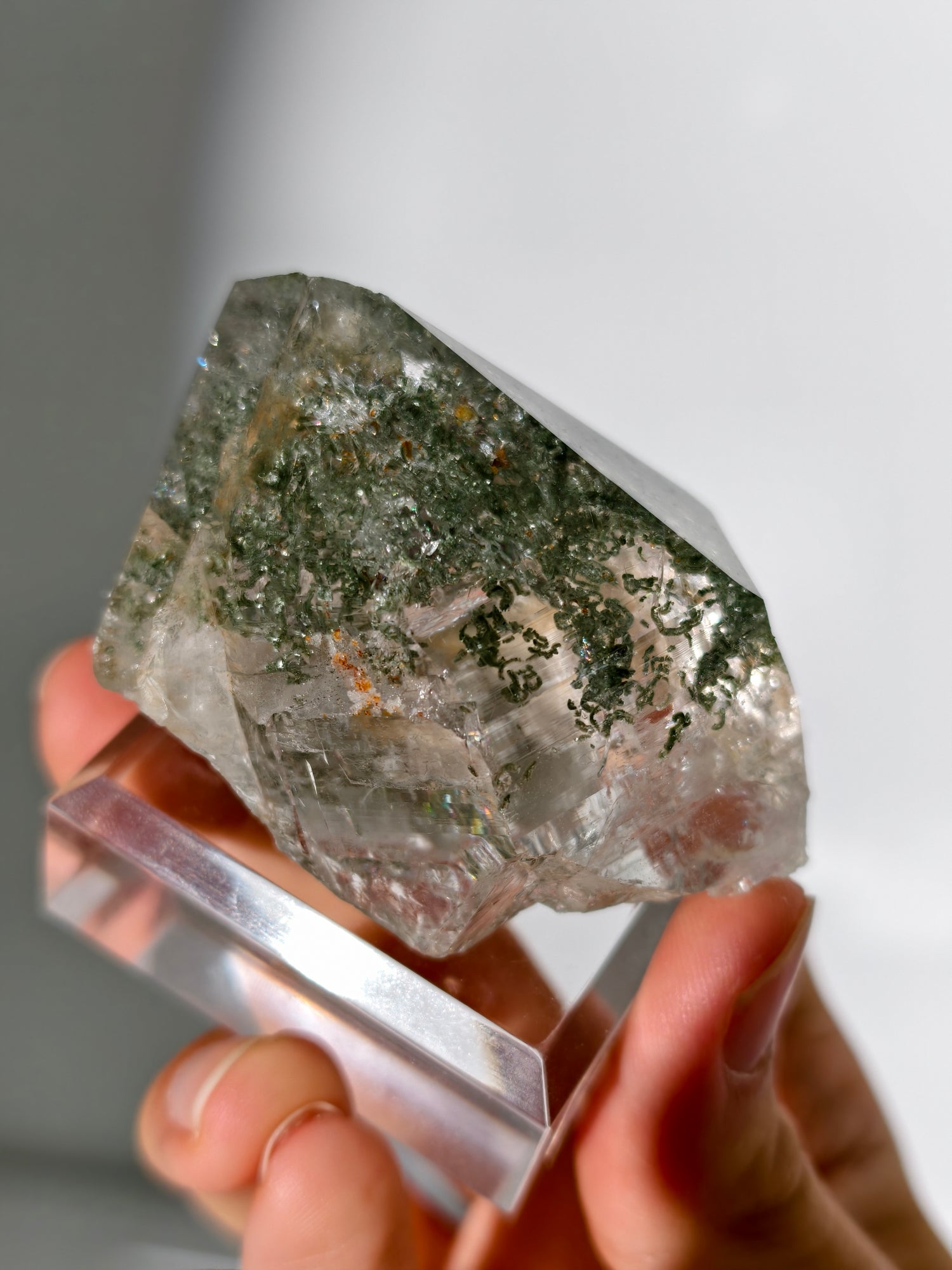 Himalaya Bergkristall Spitze mit Chlorit Einschlüssen