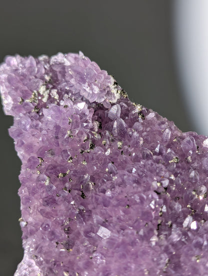 Pyrit auf Amethyst aus Bulgarien