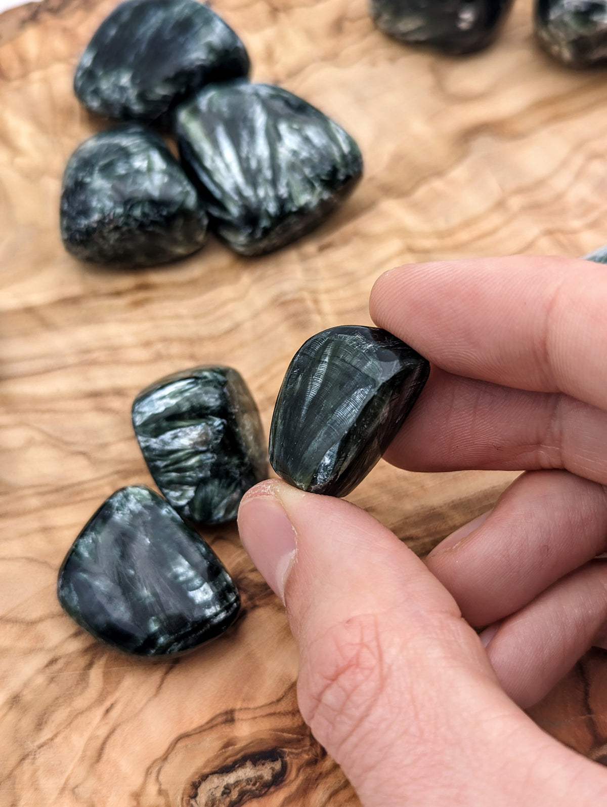 Seraphinit Seraphinit/Serafinit Trommelsteine A-Qualität – spacycrystals